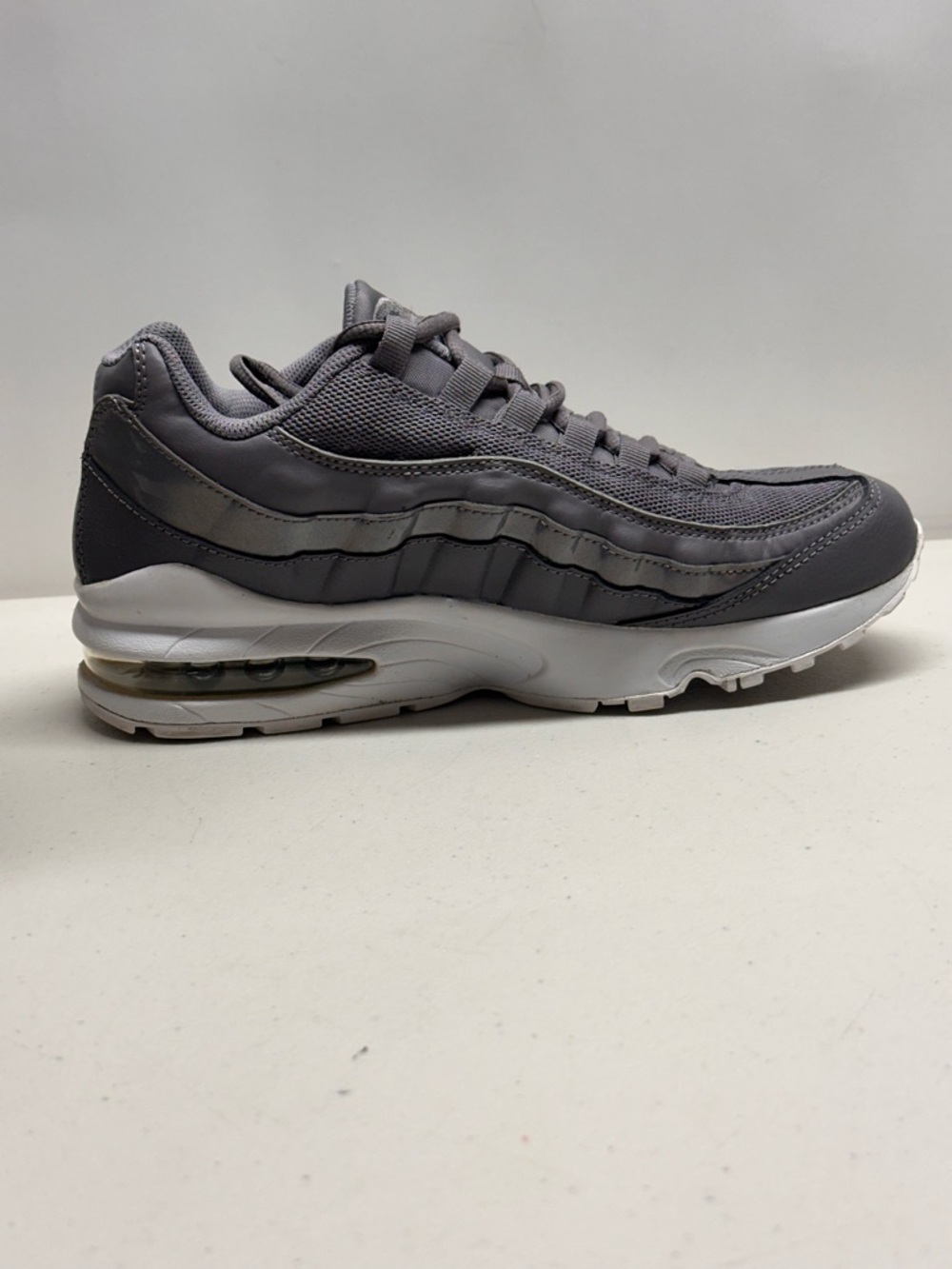 Nike Air Max 95 LE GS Gunsmoke  310830-012 Shoes Sneakers Size 6.5 Y 6.5 Men - Picture 2 of 10